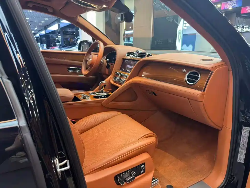 Bentley Bentayga — миниатюра 10