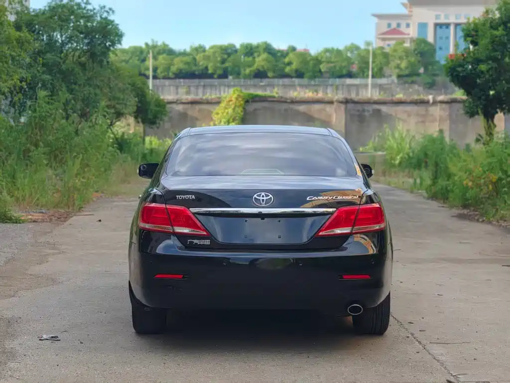 Toyota Camry — миниатюра 8