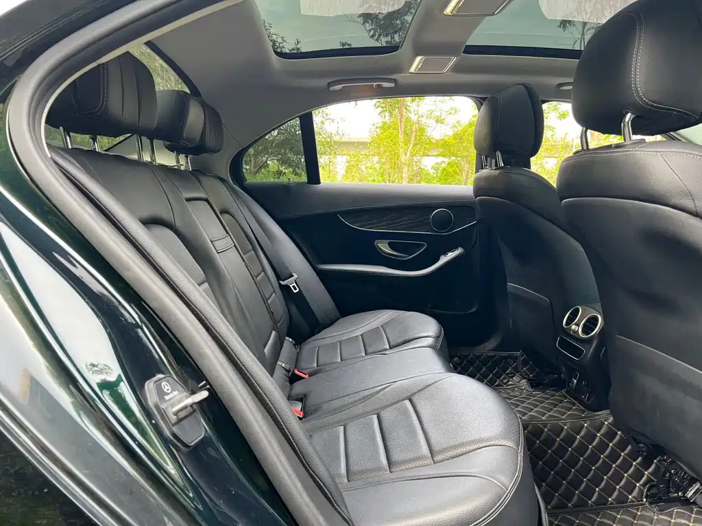 Mercedes-Benz C-Class — миниатюра 16