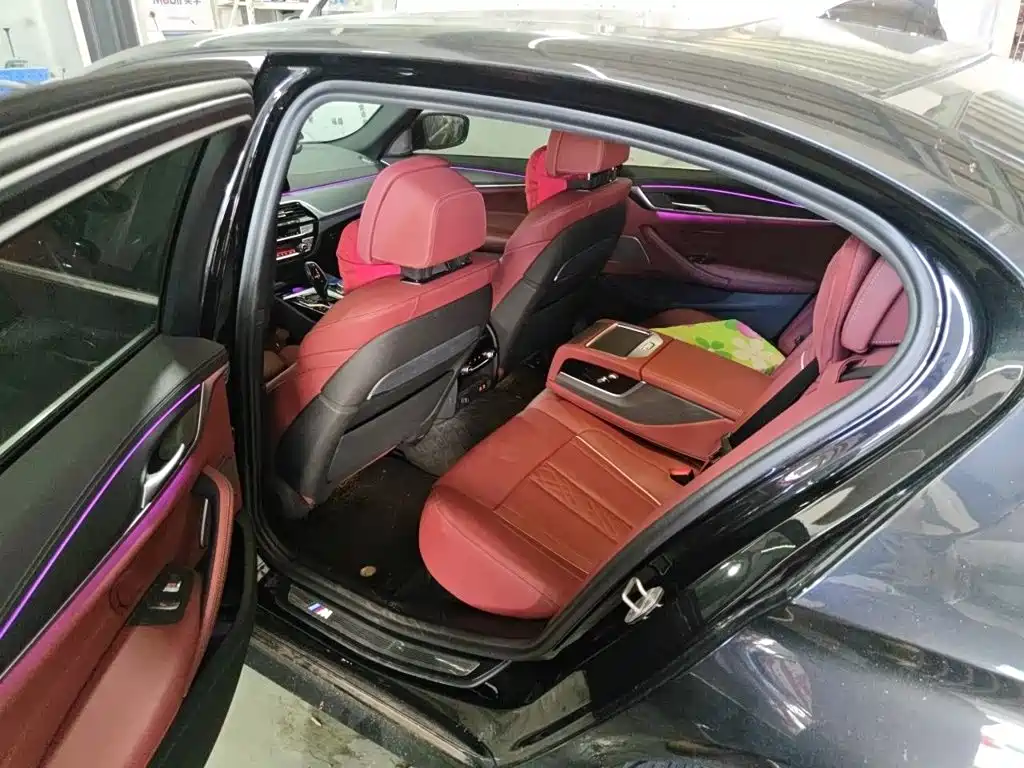 BMW 5 Series — миниатюра 15