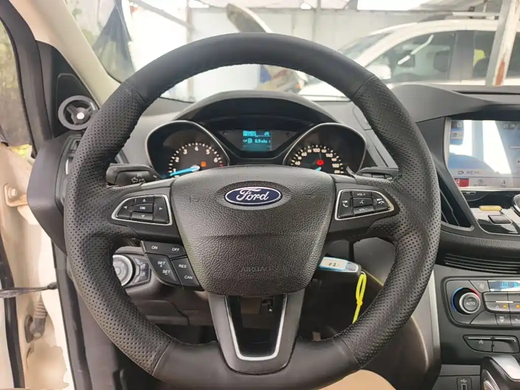 Ford Kuga — миниатюра 11