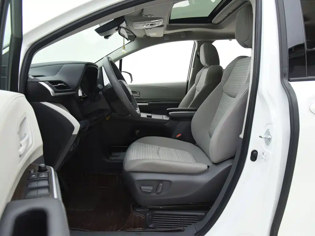 Toyota Sienna — миниатюра 15