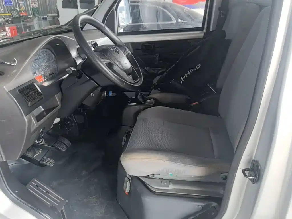 Wuling Rongguang Mini Truck — миниатюра 15