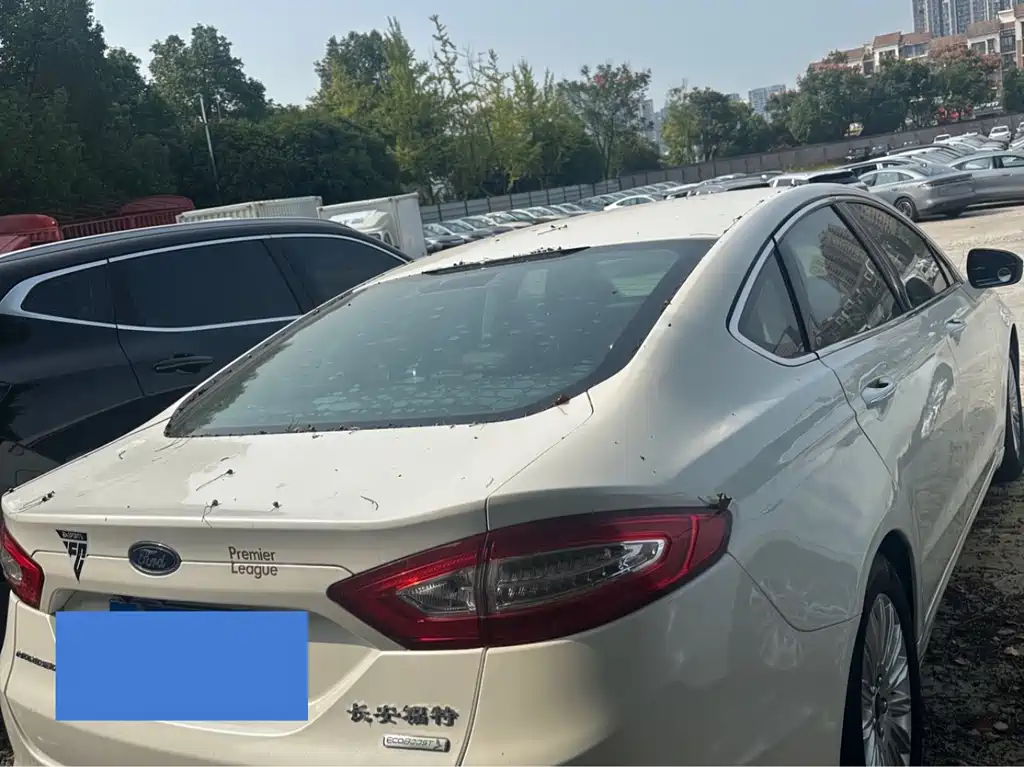 Ford Mondeo — миниатюра 7