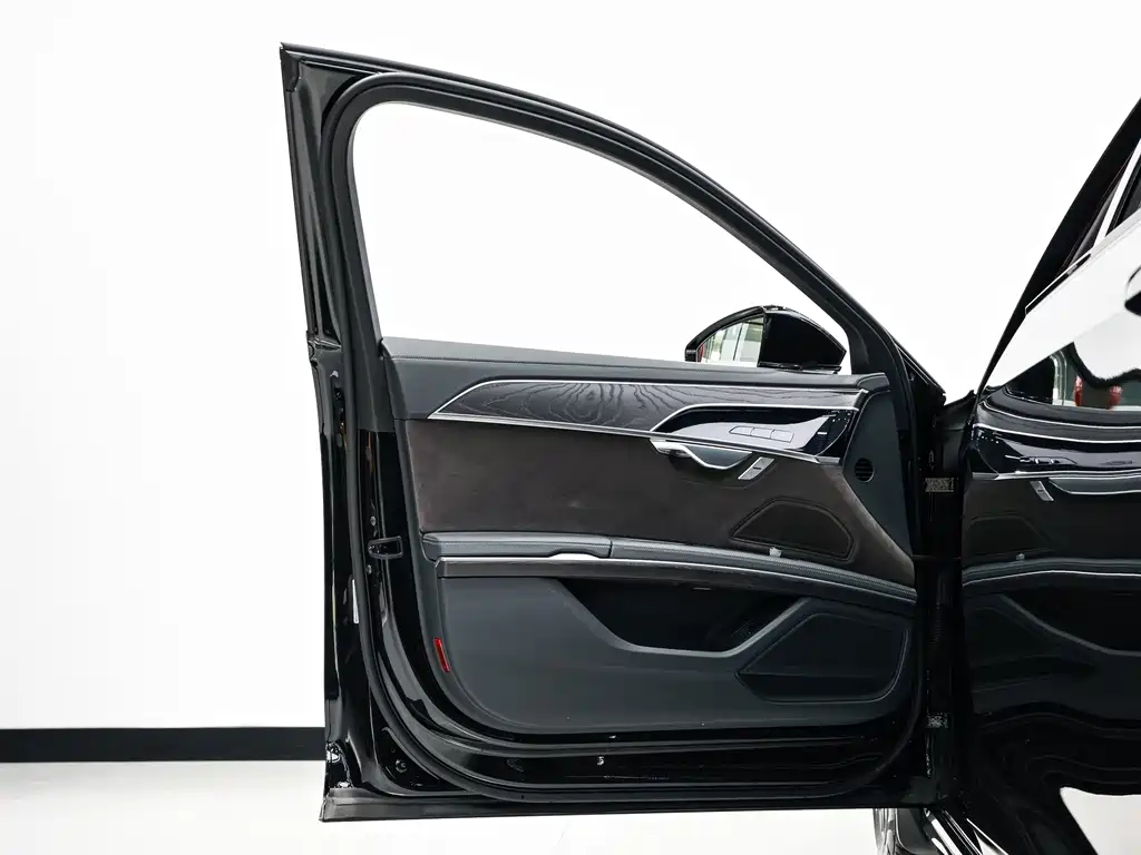 Audi A8 — миниатюра 14