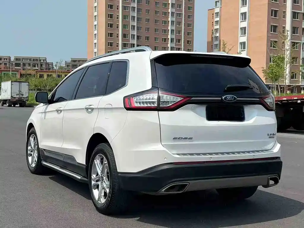 Ford Edge — миниатюра 7