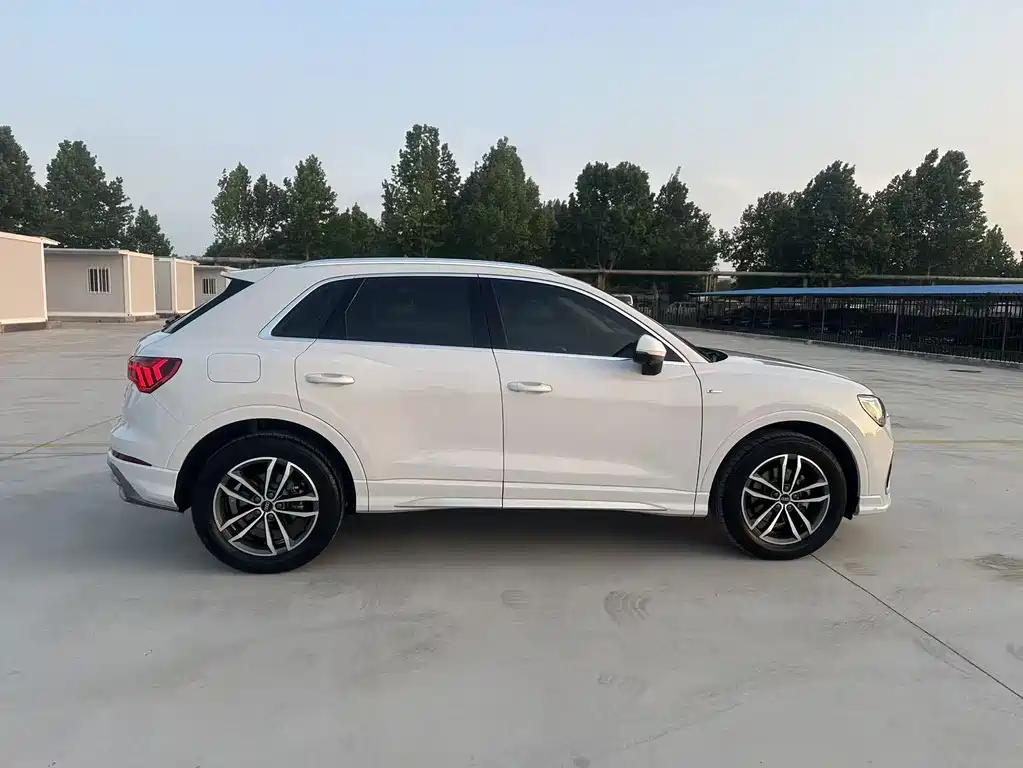 Audi Q3 2022 35 TFSI