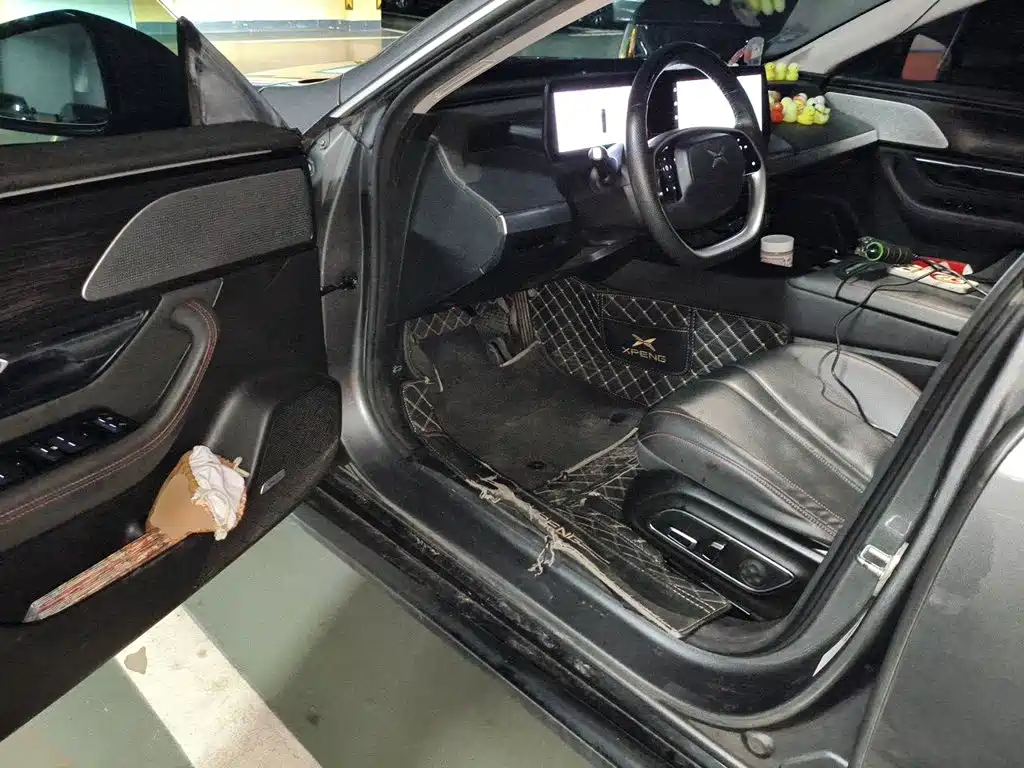XPeng P7 — миниатюра 17
