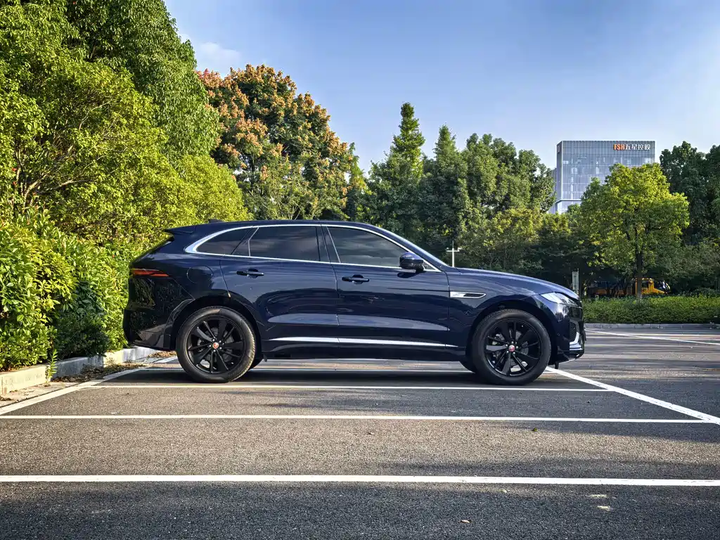 Jaguar F-PACE — миниатюра 4