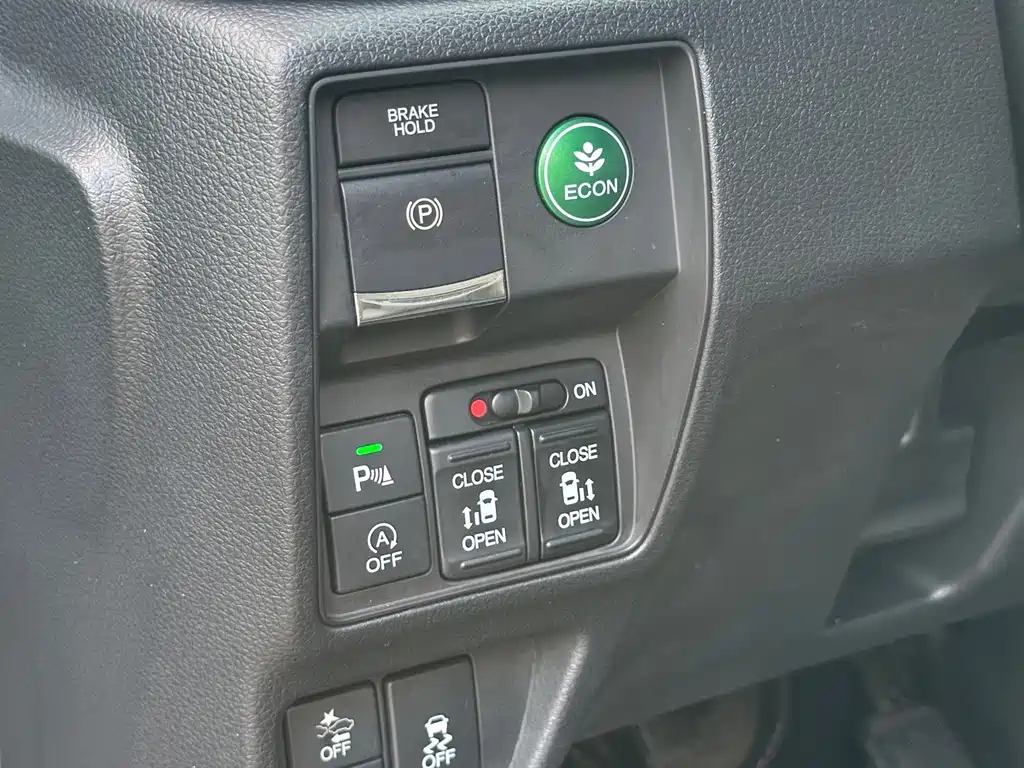 Honda Elysion — миниатюра 9