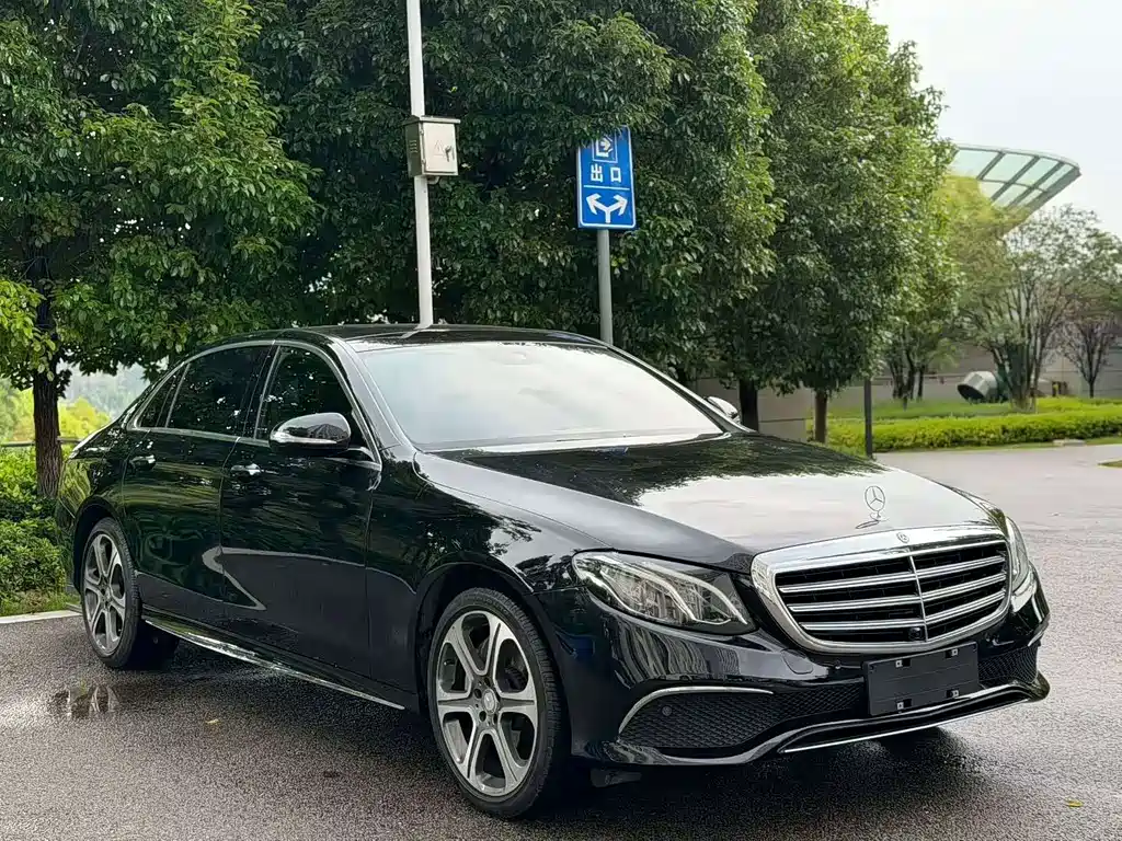 Mercedes-Benz E-Class — миниатюра 3