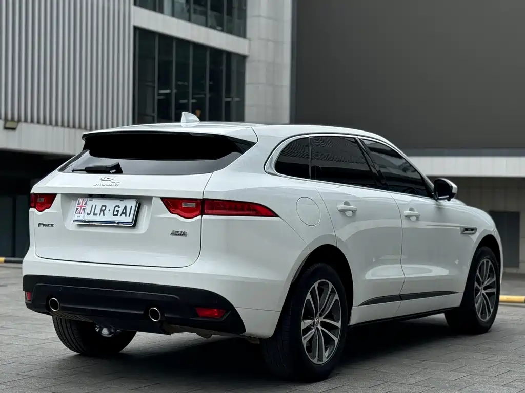 Jaguar F-PACE — миниатюра 18