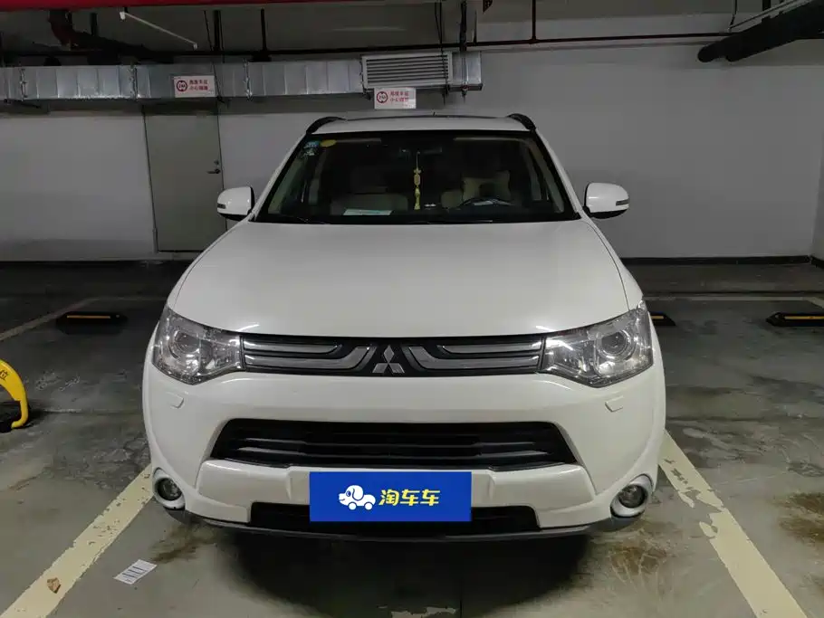 Mitsubishi Outlander (Import) — миниатюра 2