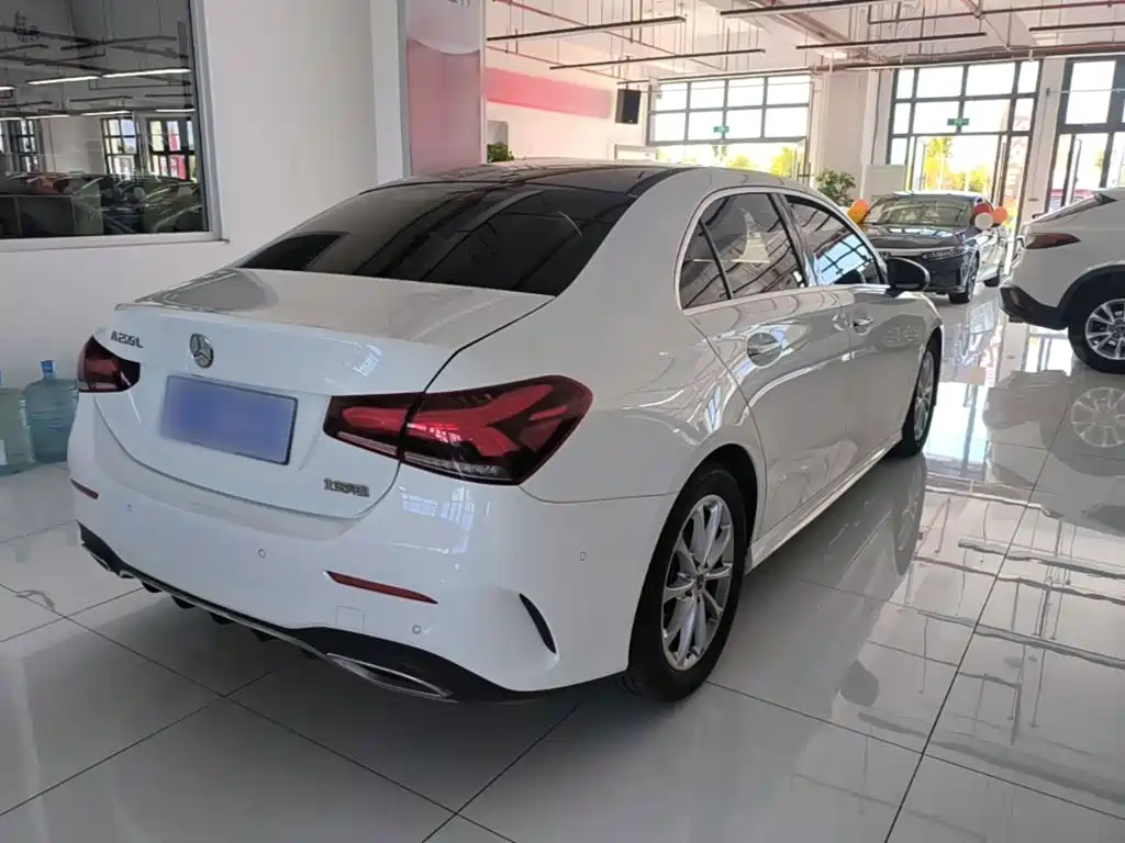 Mercedes-Benz A-Class — миниатюра 7