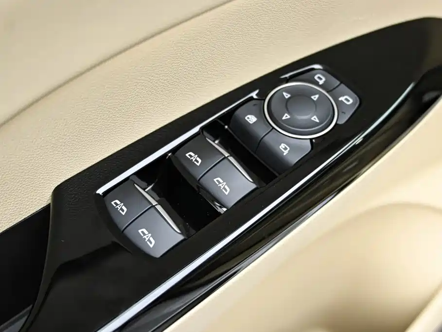 Buick GL8 Hybrid — миниатюра 21