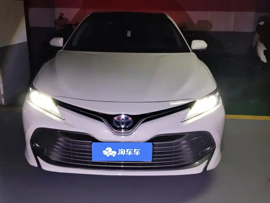 Toyota Camry — миниатюра 2