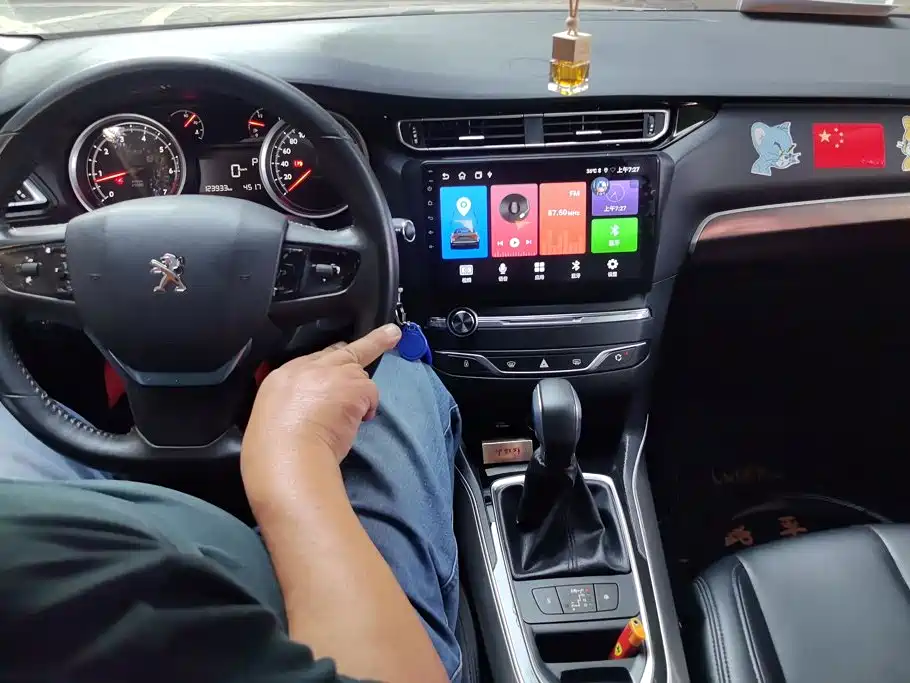 Peugeot 408 — миниатюра 12