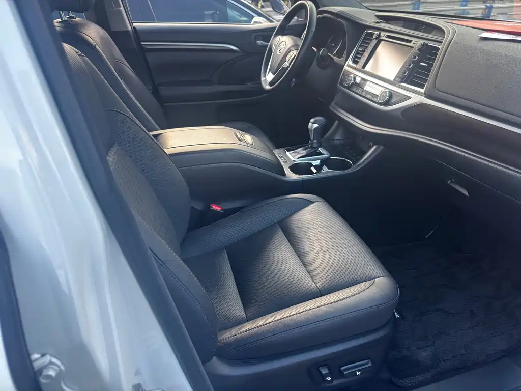 Toyota Highlander — миниатюра 12