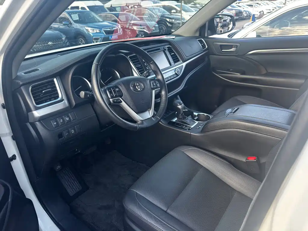 Toyota Highlander — миниатюра 9