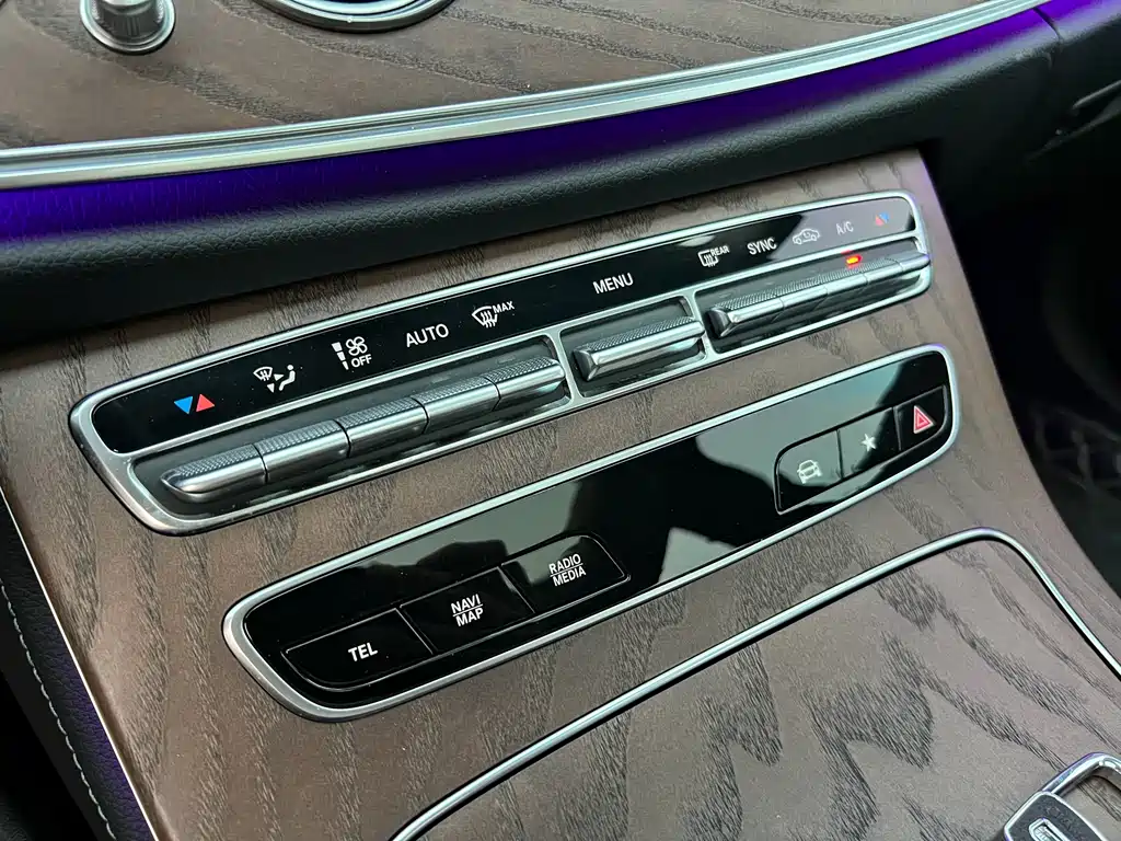 MERCEDES-BENZ E CLASS