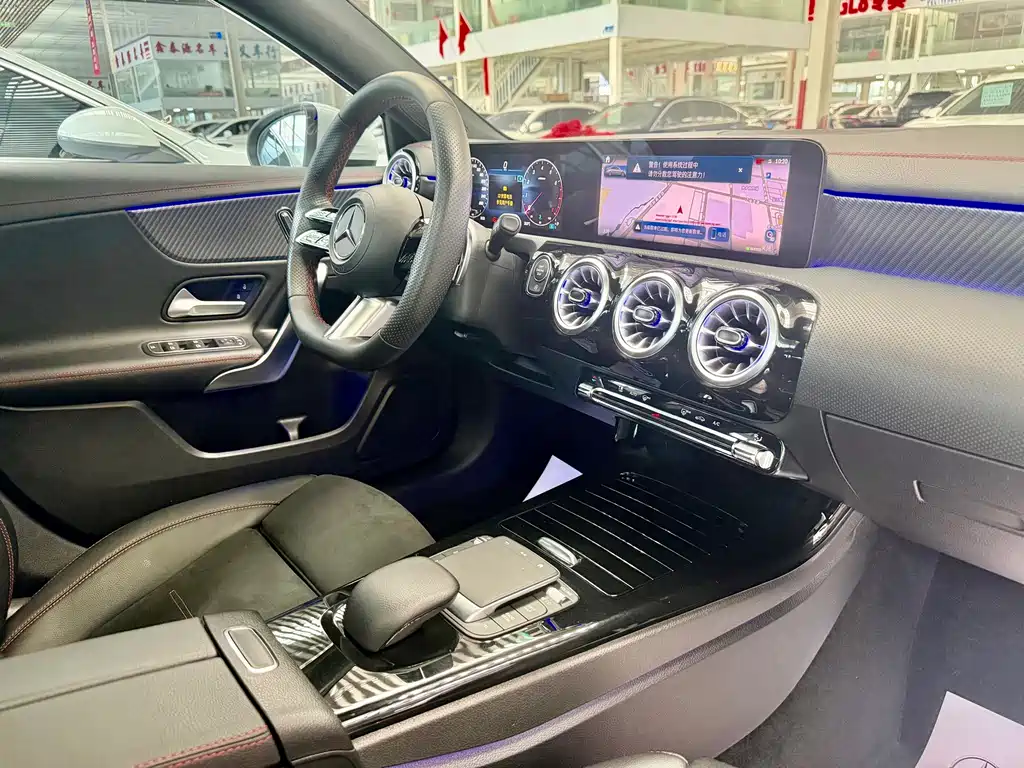 Mercedes-Benz A-Class — миниатюра 8