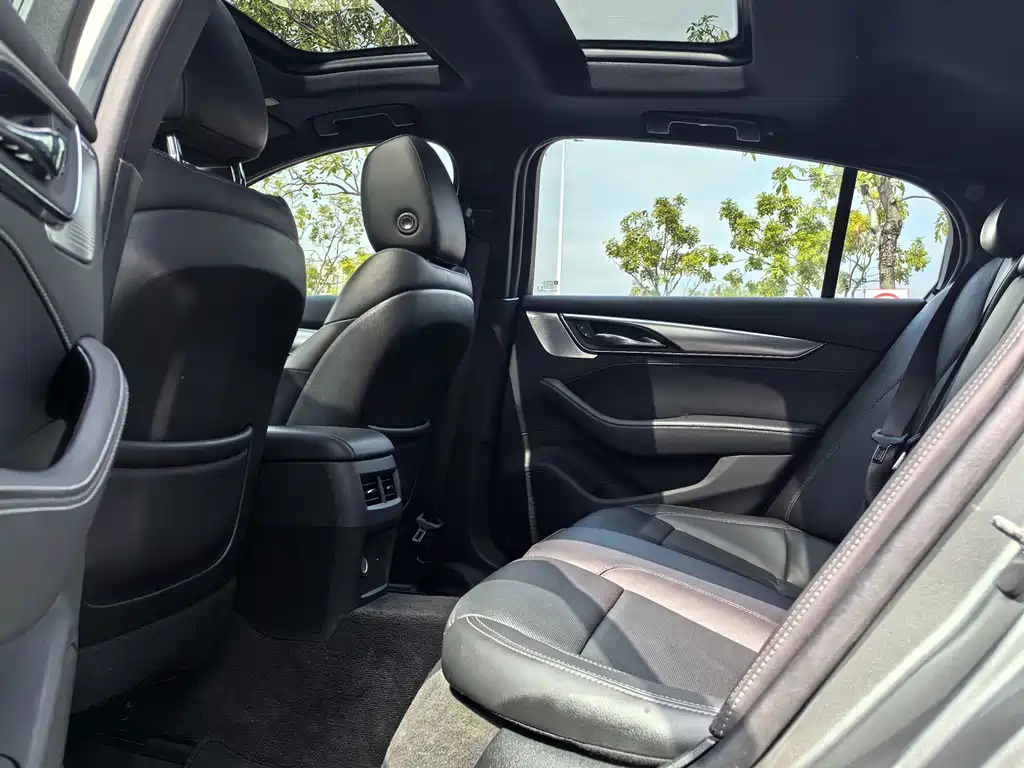 Cadillac CT5 — миниатюра 8
