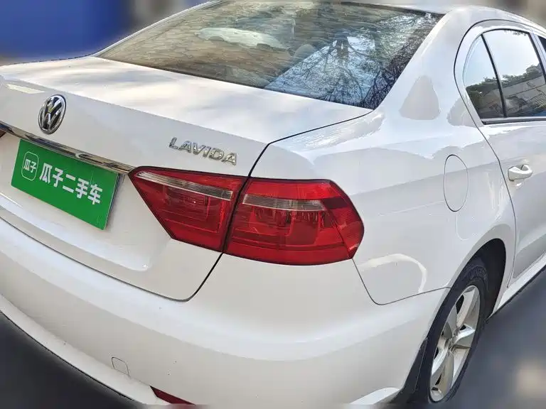 Volkswagen Lavida — миниатюра 4
