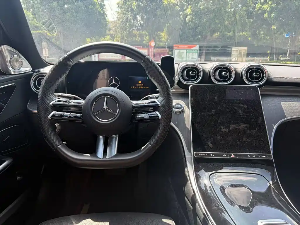 Mercedes-Benz C-Class — миниатюра 6