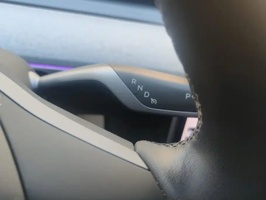 Tesla Model Y — миниатюра 16