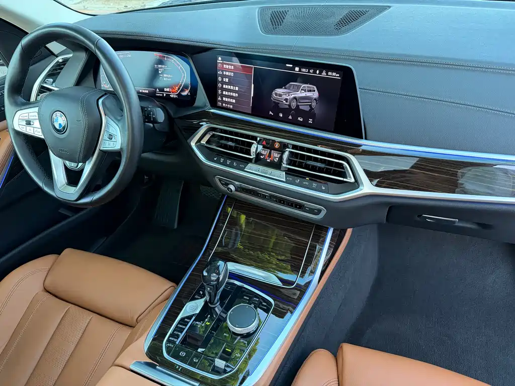 BMW X7 — миниатюра 11