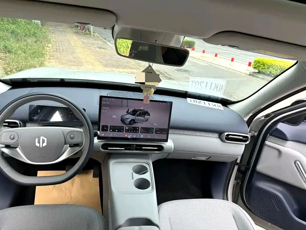 Leapmotor Leapmotor A10 — миниатюра 9
