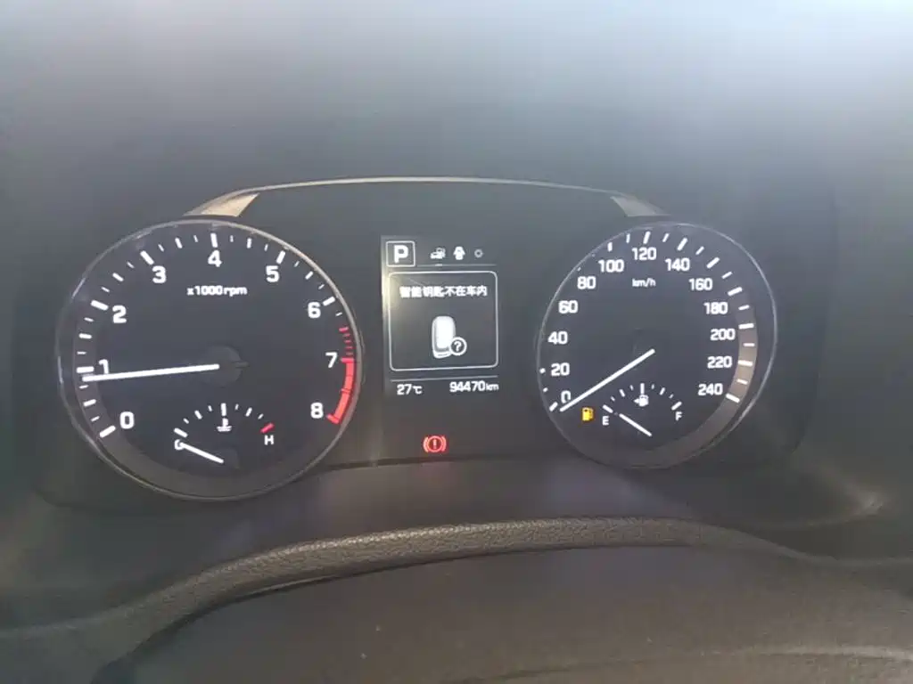 Hyundai Elantra — миниатюра 12