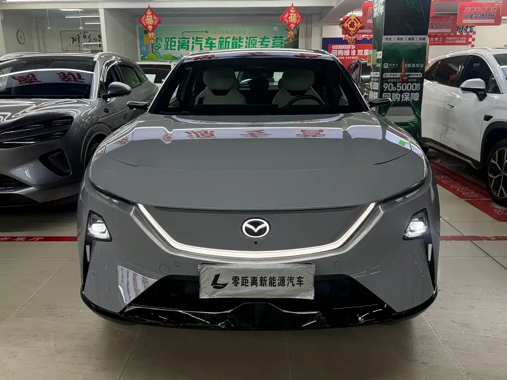 Mazda EZ-60 — миниатюра 2