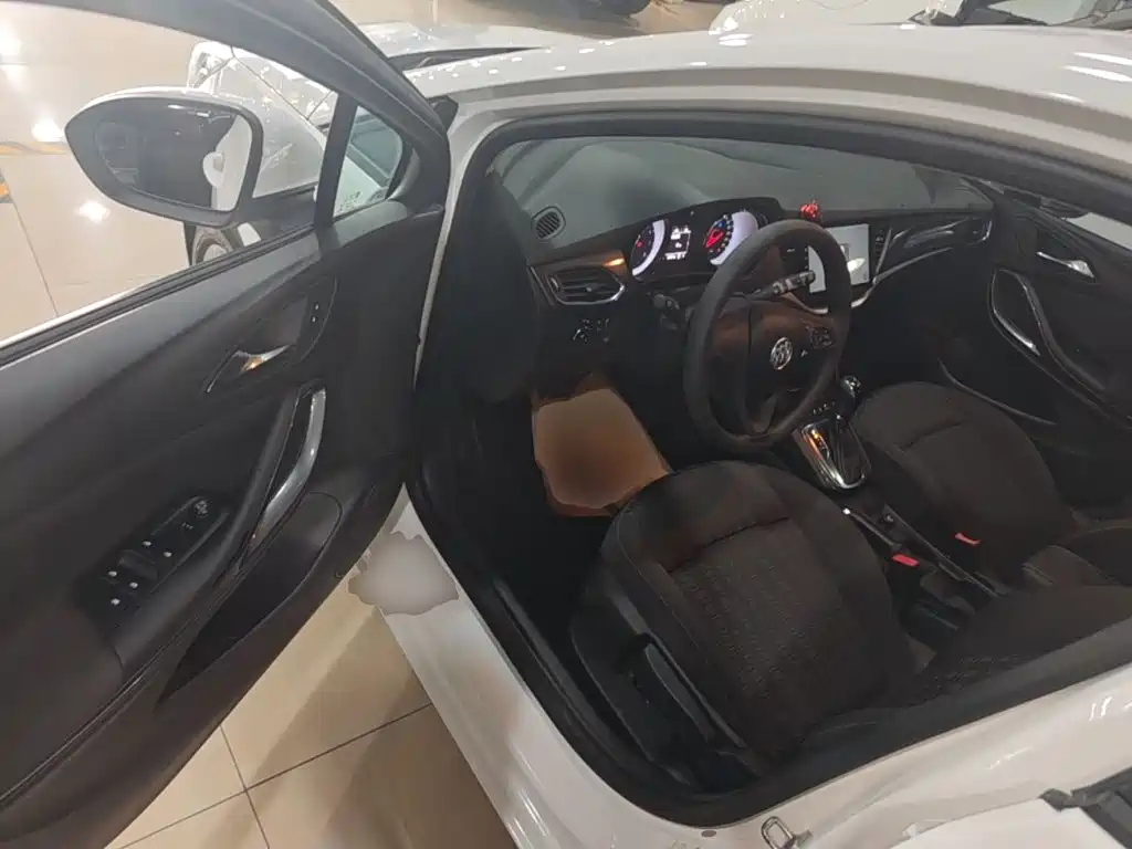 Buick Verano — миниатюра 16