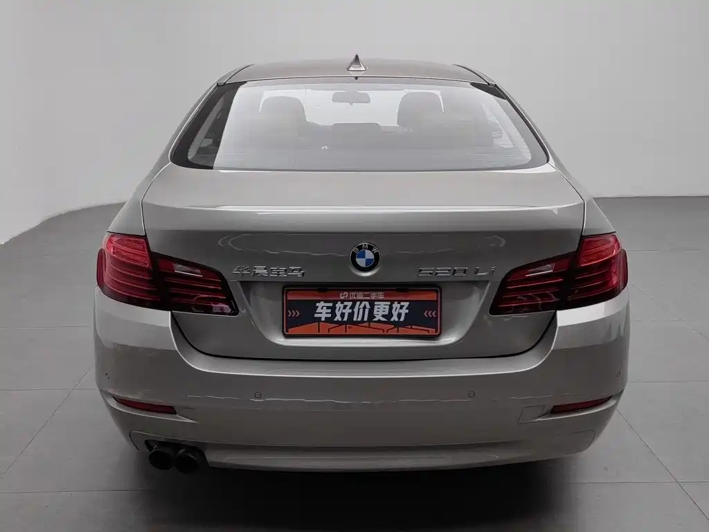 BMW 5 Series — миниатюра 4