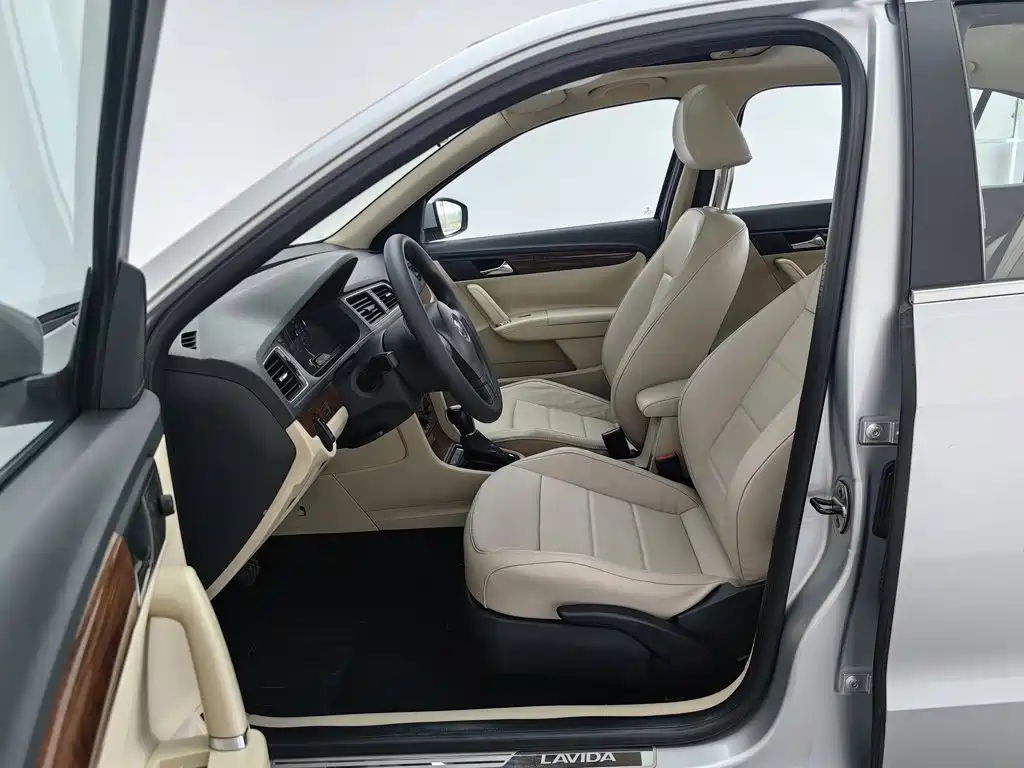 Volkswagen Lavida — миниатюра 10