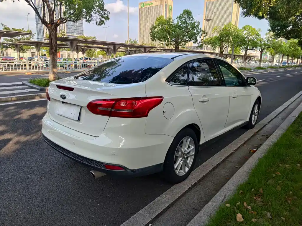 Ford Focus — миниатюра 8