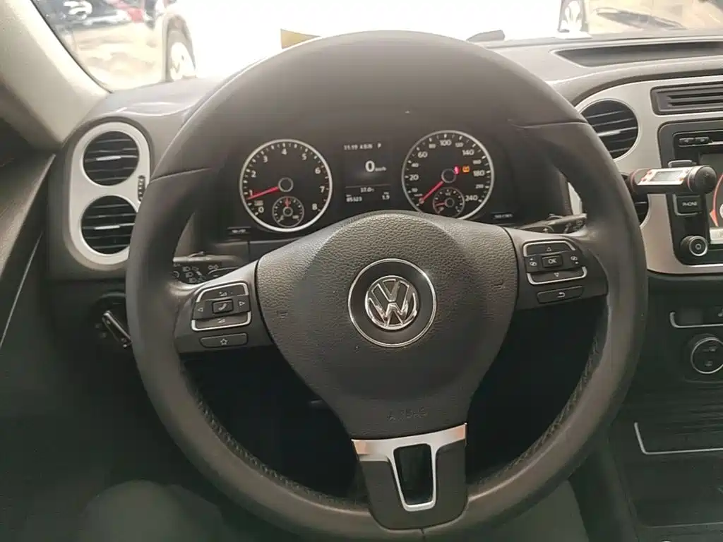 Volkswagen Tiguan — миниатюра 11
