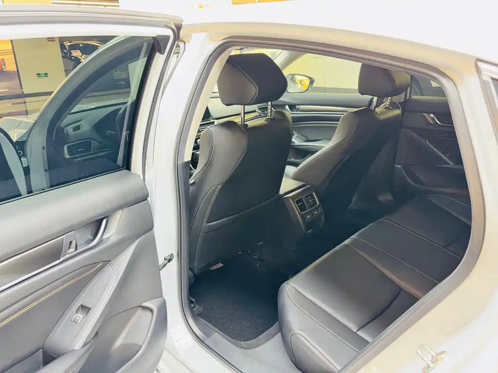 Honda Accord — миниатюра 8