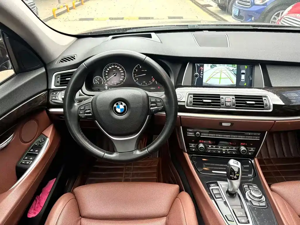 BMW 5 Series GT — миниатюра 7