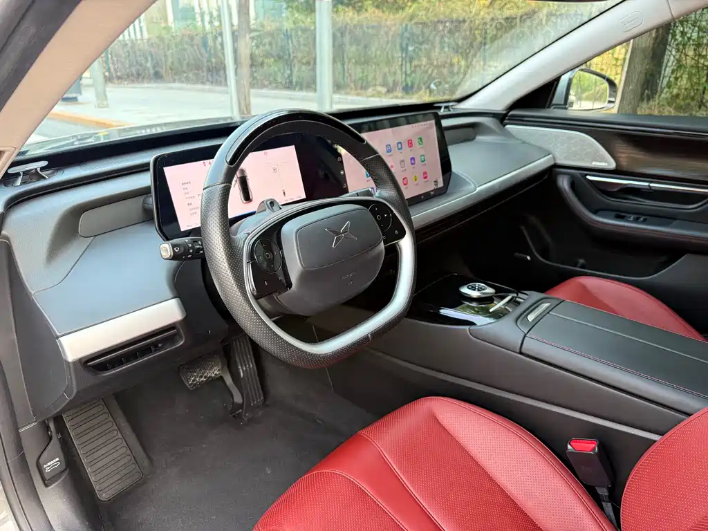 XPeng P7 — миниатюра 10