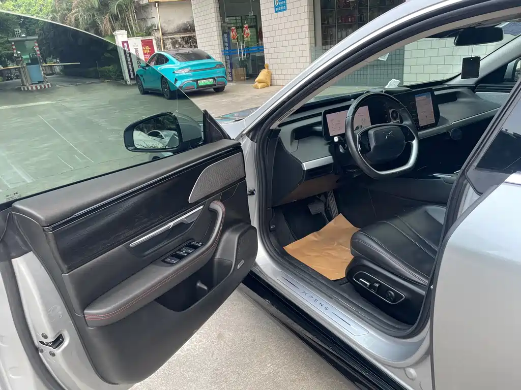 XPeng P7 — миниатюра 13