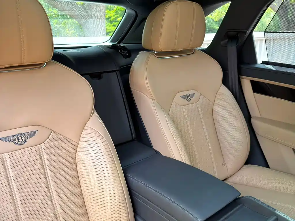 Bentley Bentayga — миниатюра 7