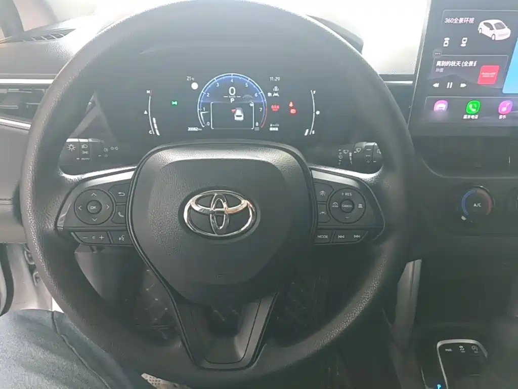 Toyota Corolla Cross — миниатюра 11