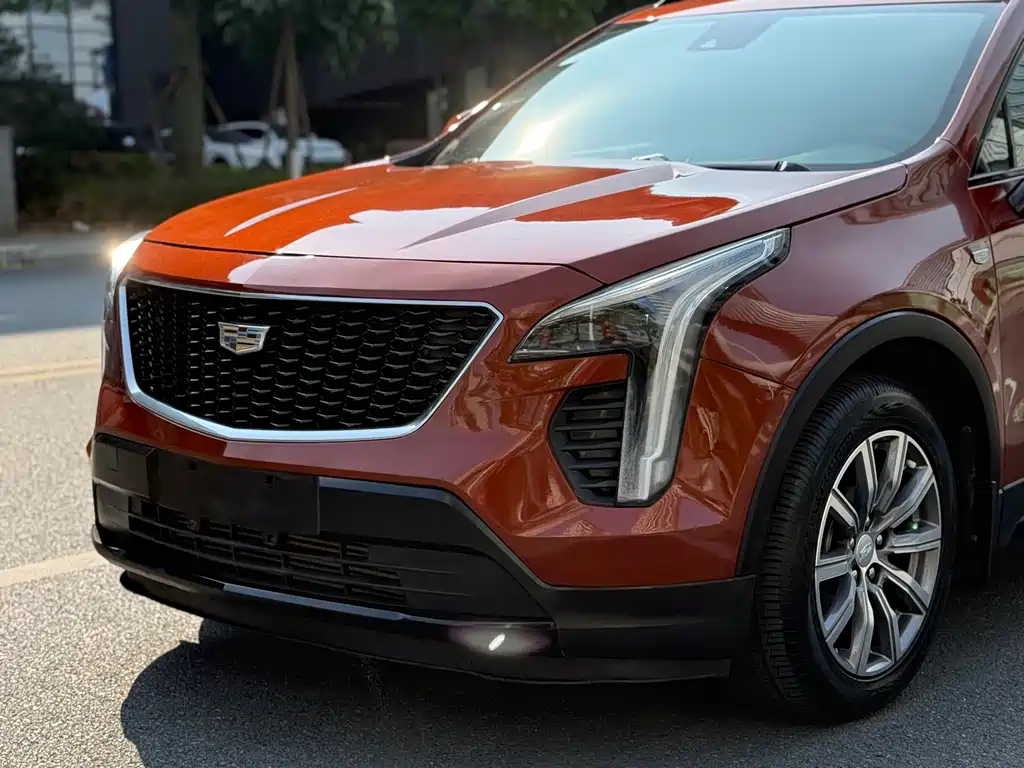CADILLAC XT4