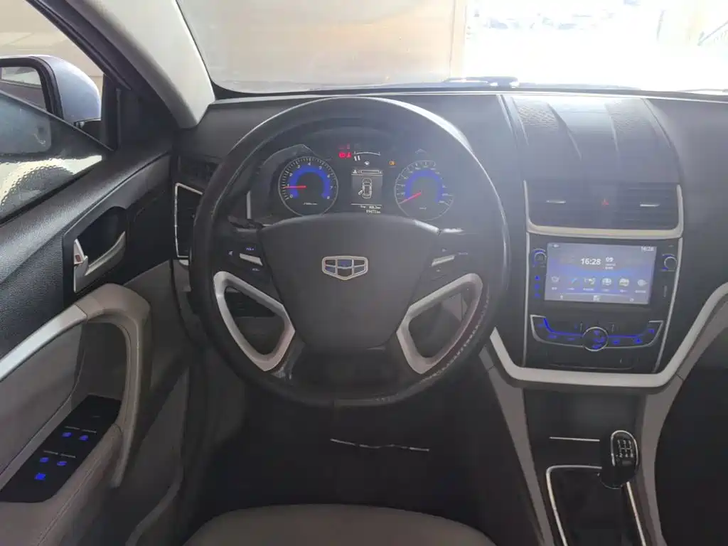 Geely Emgrand — миниатюра 11