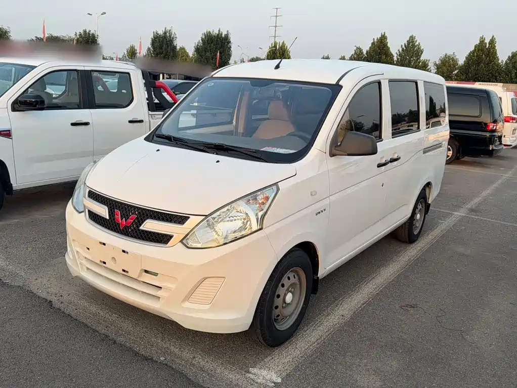 Wuling Rongguang V — миниатюра 2