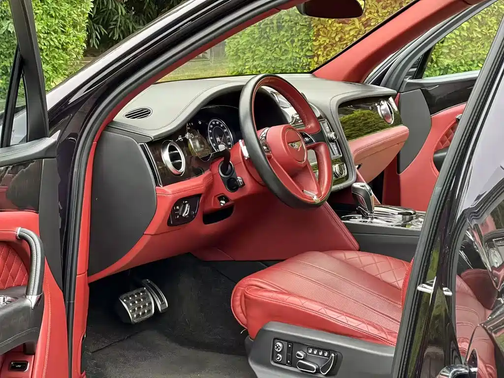 Bentley Bentayga — миниатюра 4