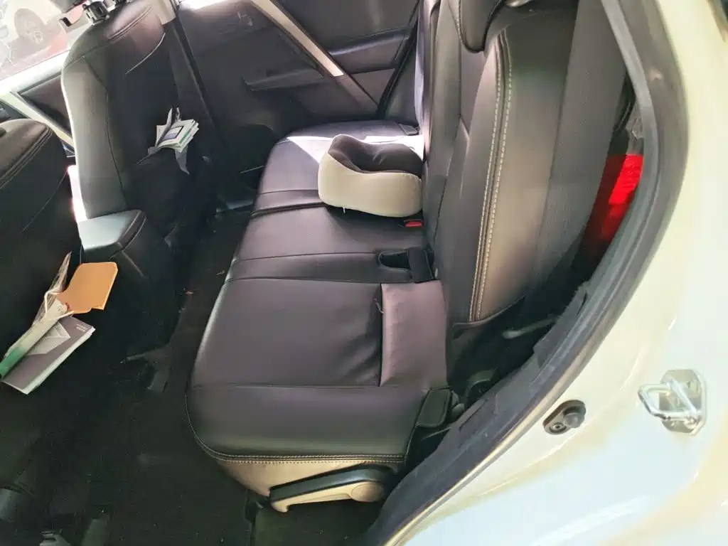 Toyota RAV4 — миниатюра 13