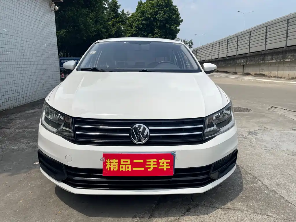 Volkswagen Santana — миниатюра 2